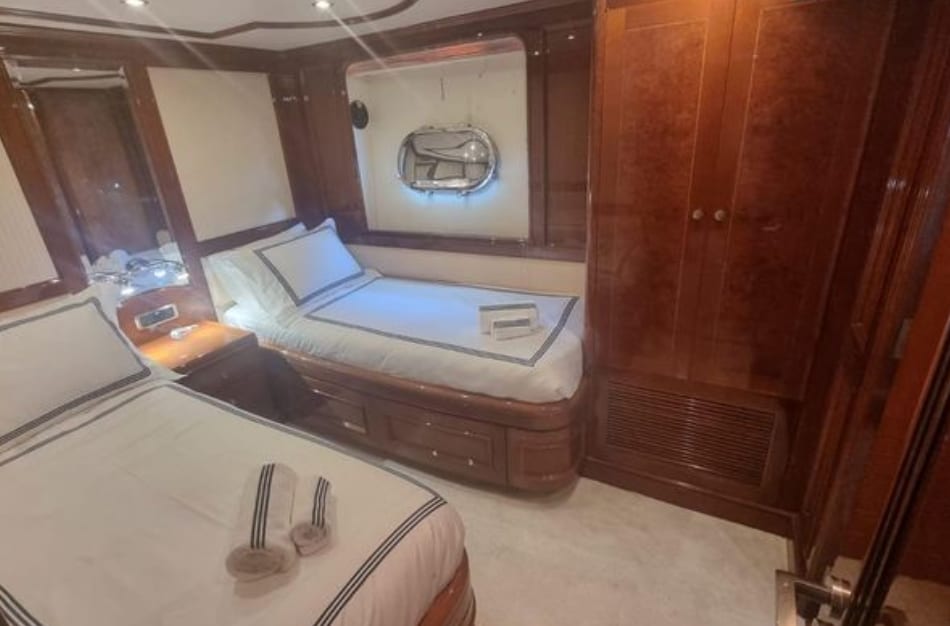 A twin guest cabin